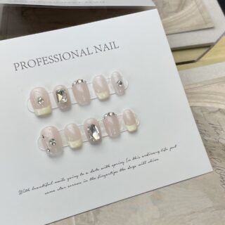 Press on nails