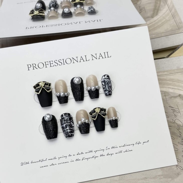 Press on nails