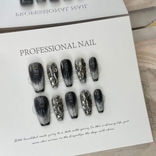 Press on nails