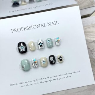 Press on nails