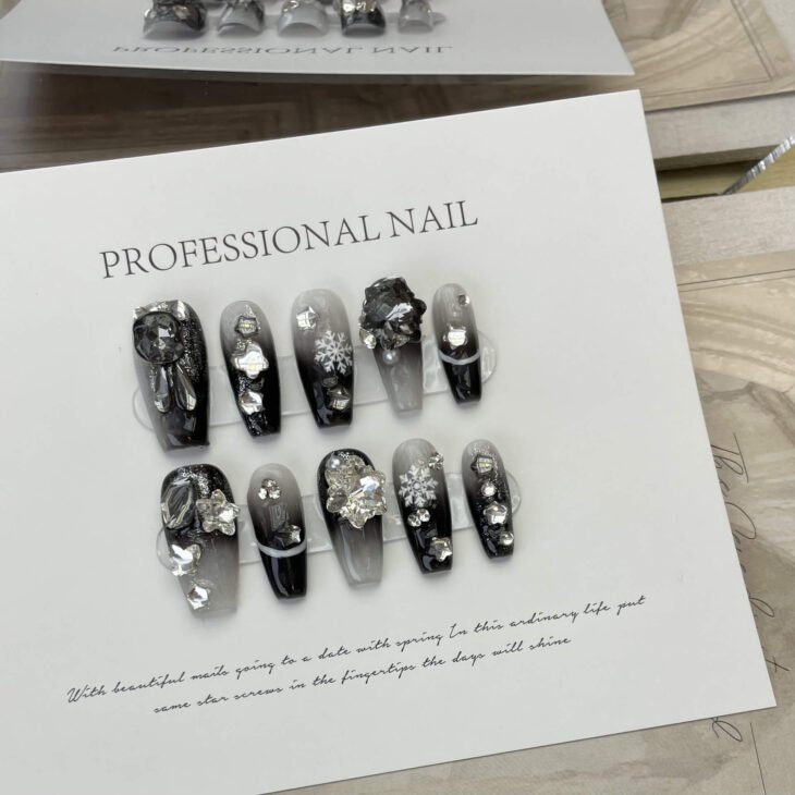 Press on nails