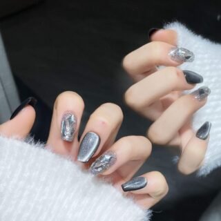 Press on nails