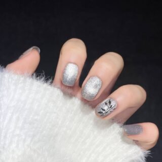 Press on nails