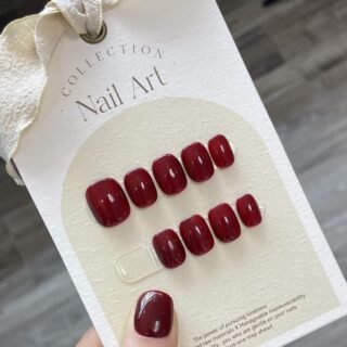 Press on nails