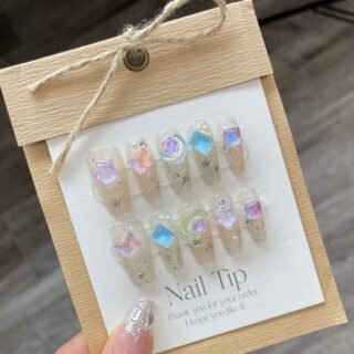 Press on nails