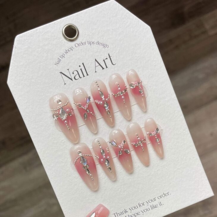 Press on nails