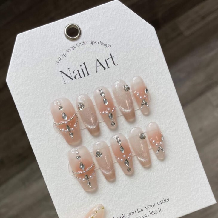 Press on nails