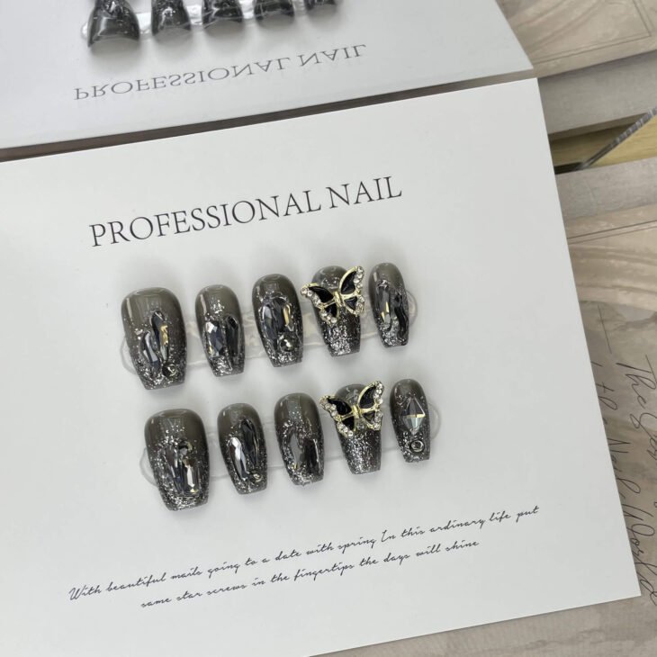 Press on nails