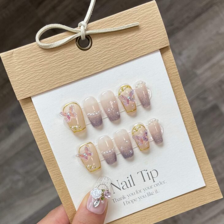 Press on nails