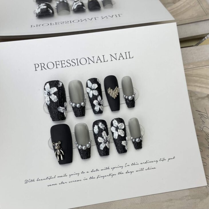 Press on nails