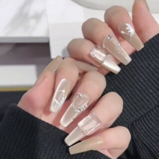 Press on nails